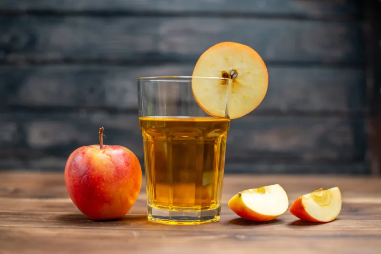 Discovering the Health Benefits of Apple Juice: Nature’s Refreshing Elixir